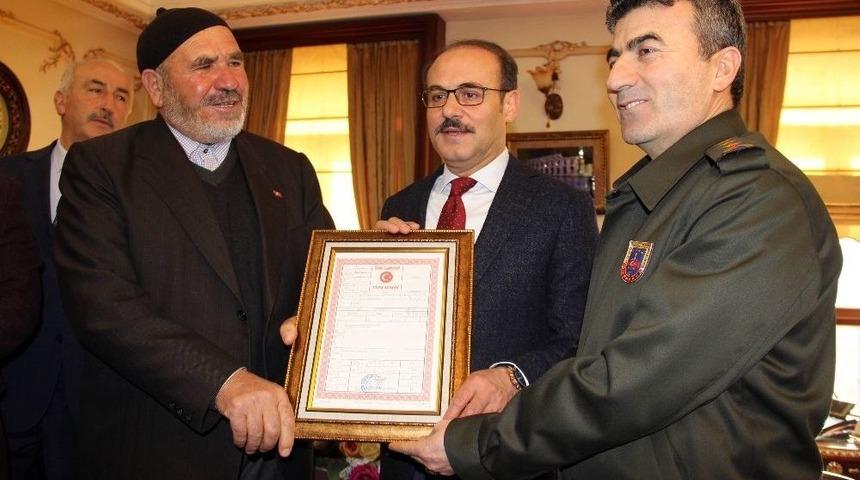 Evini T&uuml;rk Silahlı Kuvvetlerine Bağışladı