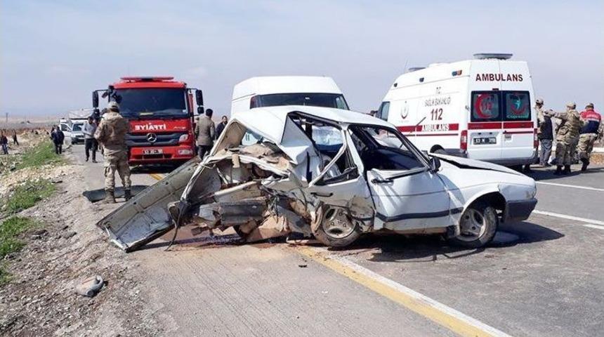 Şanlıurfa’da Zincirleme Trafik Kazası: 2 Ölü, 4 Yaralı