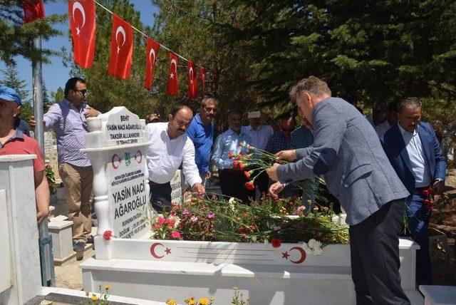 15 Temmuz Şehidi Hukuk Fakültesi Öğrencisi Ağaroğlu, Mezarı Başında Anıldı