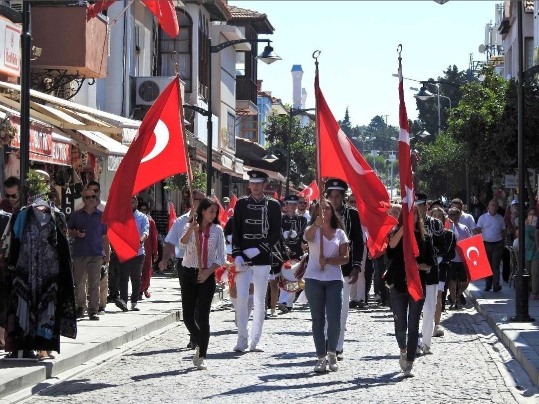 &Ccedil;eşme&rsquo;de 15 Temmuz Anması