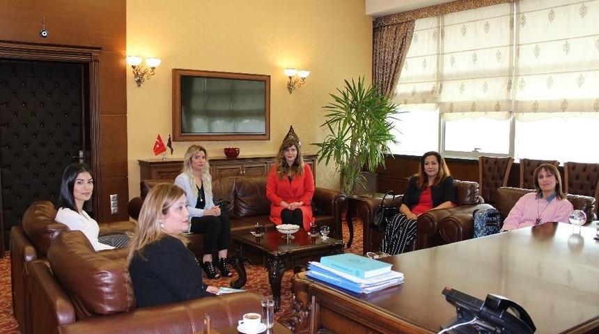 Bilin&ccedil;li Ve Mutlu Kadınlar İ&ccedil;in Ortak Projeler Başlıyor