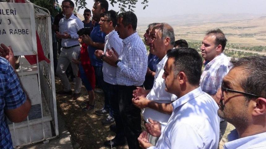 Batman&rsquo;da Şehit Mezarı Ziyaret Edildi