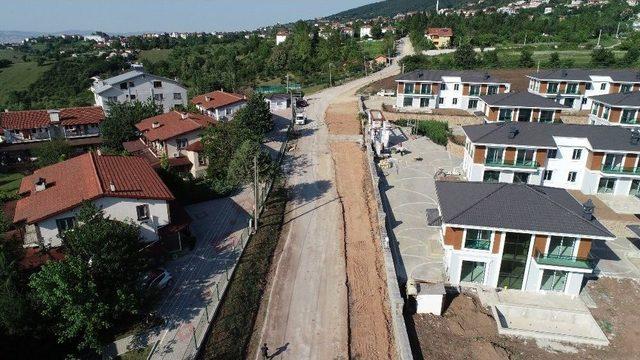 Başiskele’de Yol Açma Ve Genişletme Çalışmaları Devam Ediyor