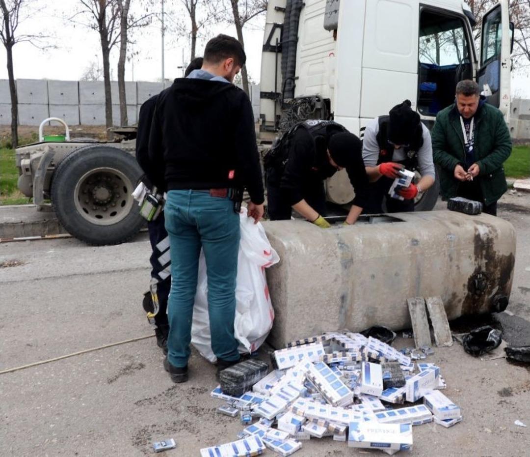 Tırın Mazot Deposundan 5 Bin Paket Ka&ccedil;ak Sigara &Ccedil;ıktı
