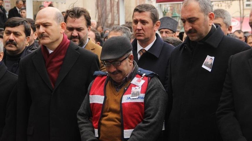Şehidin Babasını Bakanlar Soylu Ve G&uuml;l Teselli Etti