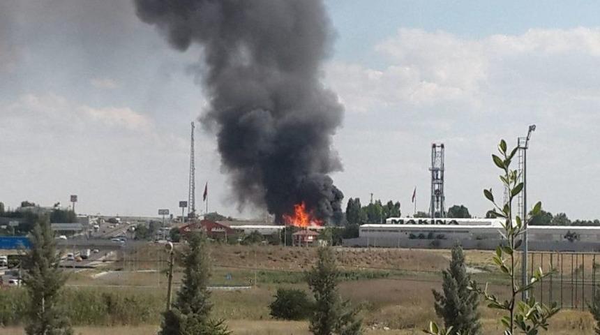 G&ouml;lbaşı&rsquo;nda Fabrikada Yangın &Ccedil;ıktı