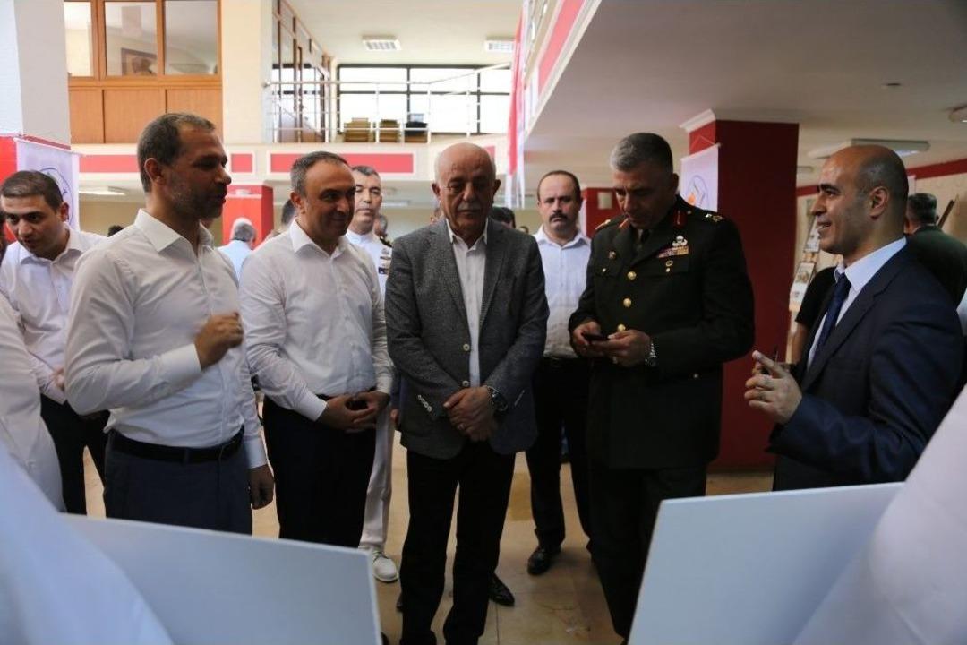 İha&rsquo;nın &rsquo;15 Temmuz Destanı&rsquo; Fotoğraf Sergisi İskenderun&rsquo;da A&ccedil;ıldı