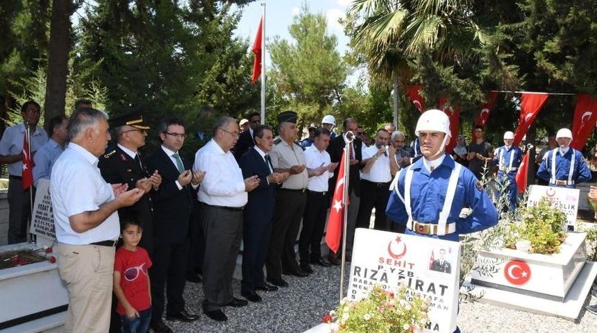 Vali Kalkancı Ve İl Protokol&uuml; Şehitliği Ziyaret Etti
