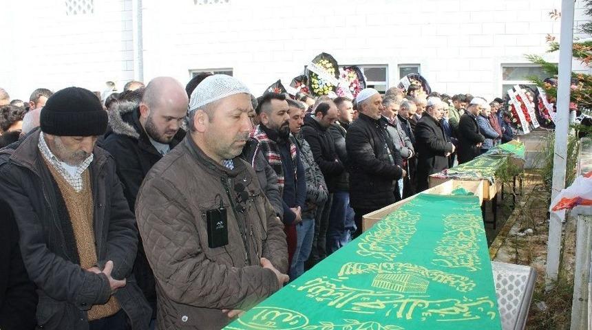Erzurum&rsquo;daki Kazada &Ouml;len Aile Fertleri Giresun&rsquo;da Son Yolculuklarına Uğurlandı