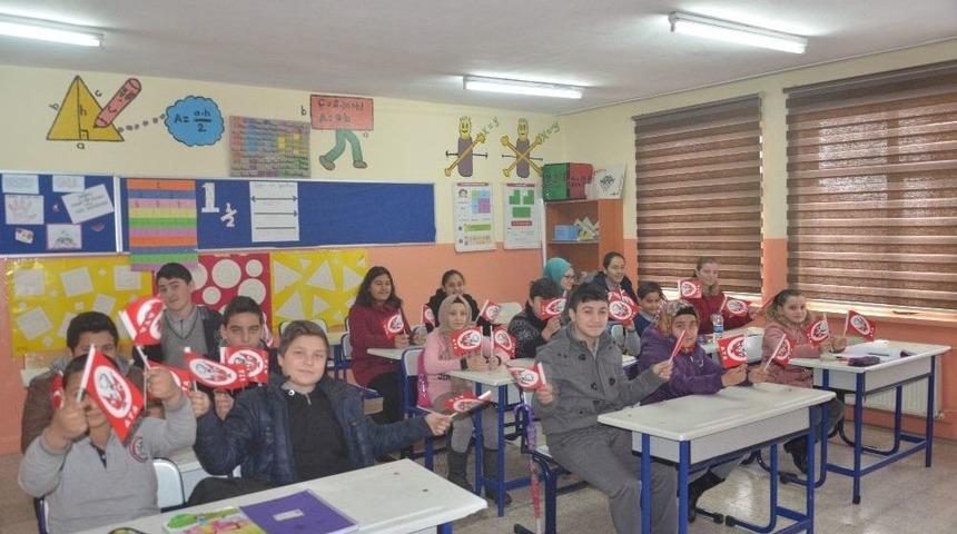 &Ouml;ğrenciler Afrin Kahramanlarına Şiirle Moral Verdi