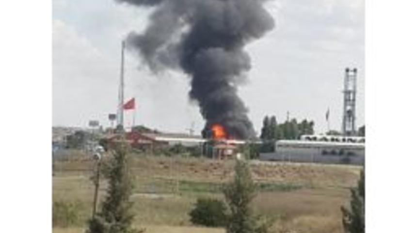 Ankara&rsquo;da Fabrika Yangını