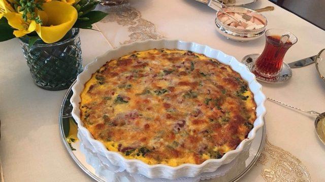 Pastırmalı Ispanaklı Kiş