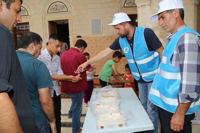 Eyyübiye Belediyesi Vatandaşlara Çeşitli İkramlarda Bulundu