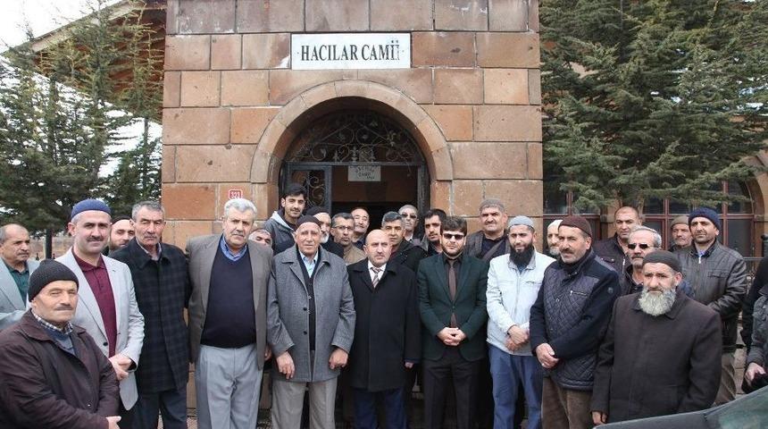 Ahlatlı Umreciler Dualarla Uğurlandı