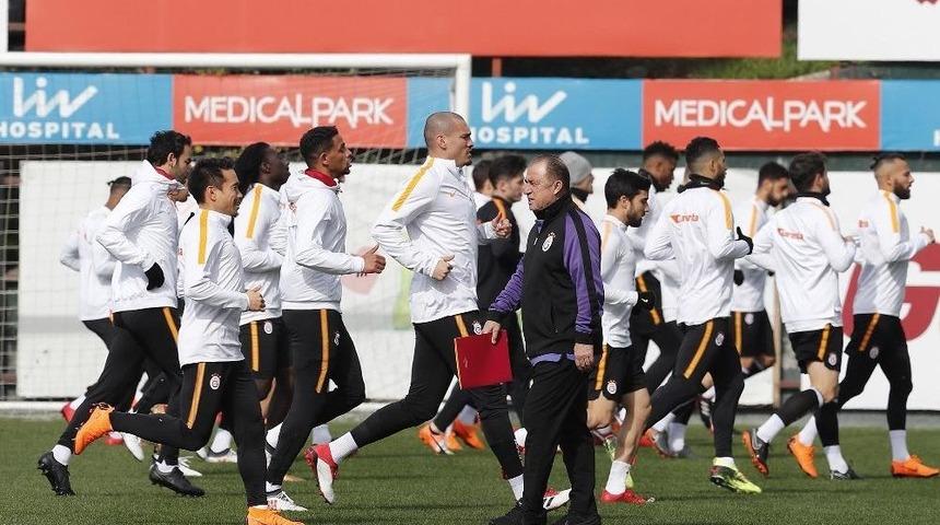 Galatasaray, Karab&uuml;kspor Ma&ccedil;ı Hazırlıklarını Tamamladı