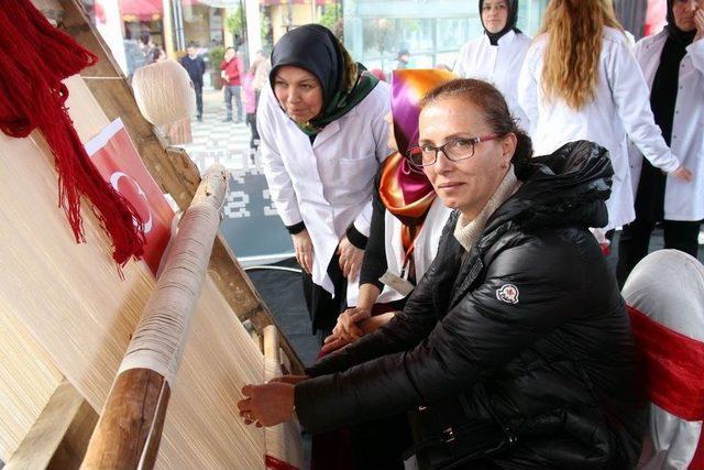 ’bayrak Halı’nın İlk İlmeği Atıldı