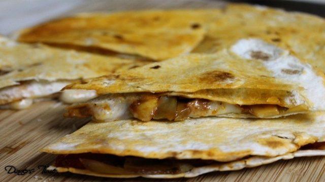 Tavada Lavaş Ekmeğinden Pizza