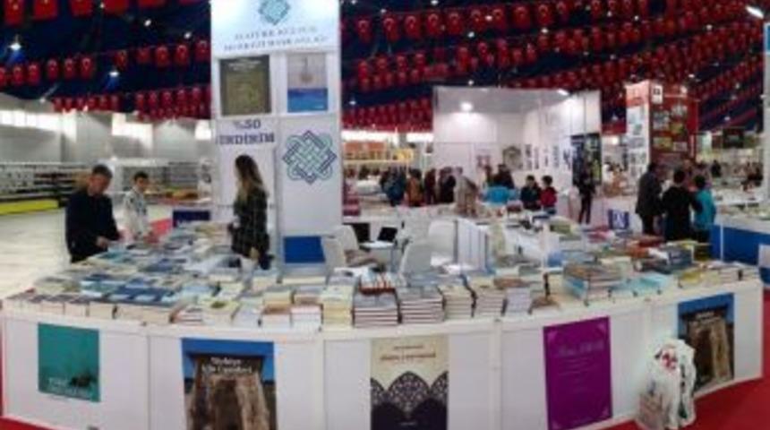 Atat&uuml;rk K&uuml;lt&uuml;r Merkezi Başkanlığı Yayınları 2. Isparta Kitap Fuarında Okuyucuyla Buluşuyor