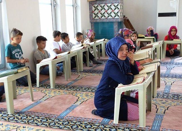 Hisarcık’ta Kur’anı Kerim-i Yüzünden Güzel Okuma Yarışması Düzenlendi