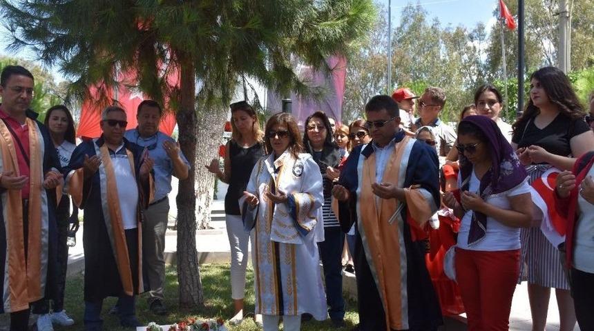 Demokrasi &Uuml;niversitesi&rsquo;nden 15 Temmuz Anması