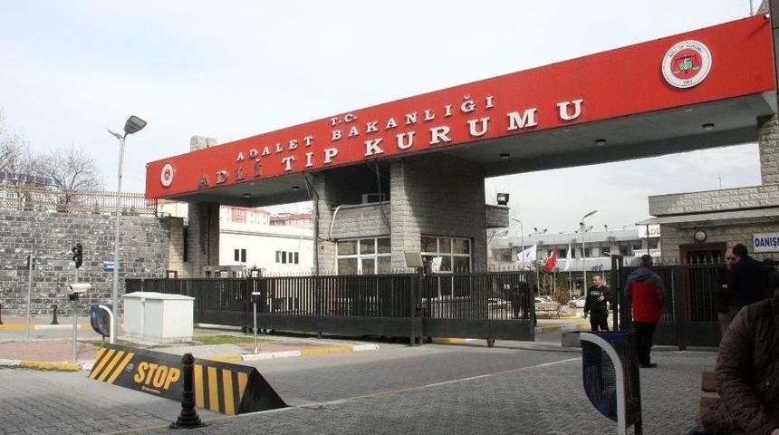 Kartal&rsquo;da Oğulları Tarafından &Ouml;ld&uuml;r&uuml;len Karı Kocanın Cenazesi Adli Tıp Kurumundan Alındı