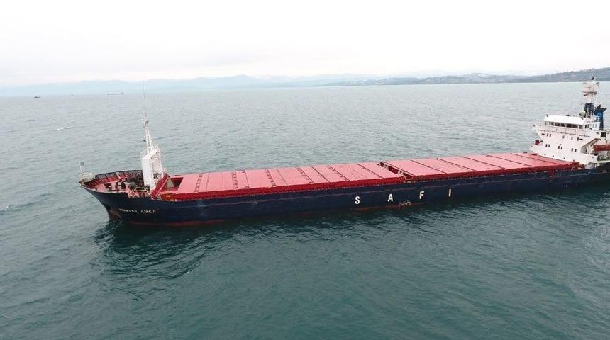 Sinop&rsquo;ta Patlama Olan Gemi Liman Yakınlarına Demirledi