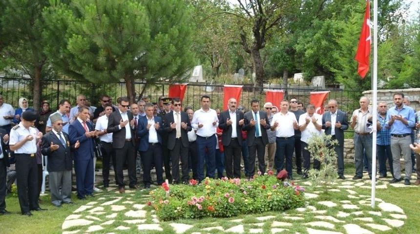 Şehitllikten Dualar Yükseldi