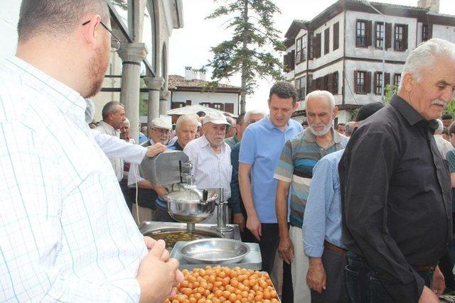 Şehitllikten Dualar Yükseldi