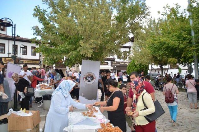 Şehitllikten Dualar Yükseldi