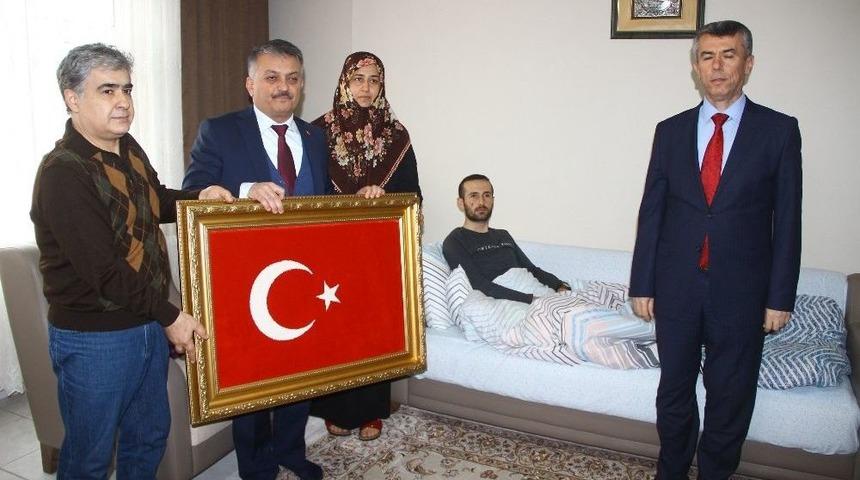 Vali Yazıcı Afrin Gazisini Ziyaret Etti