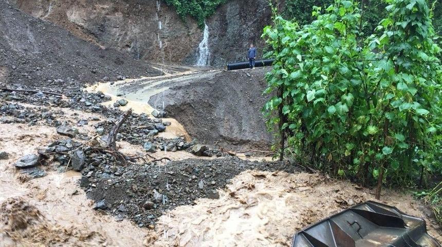 Rize’de Aşırı Yağış Sele Neden Oldu