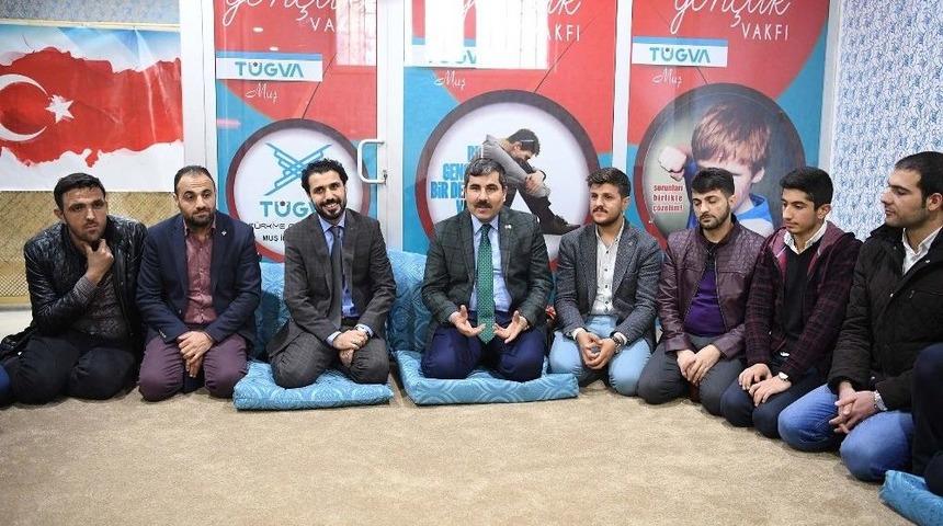 Başkan Asya, T&uuml;gva&rsquo;lı Gen&ccedil;lerle Buluştu