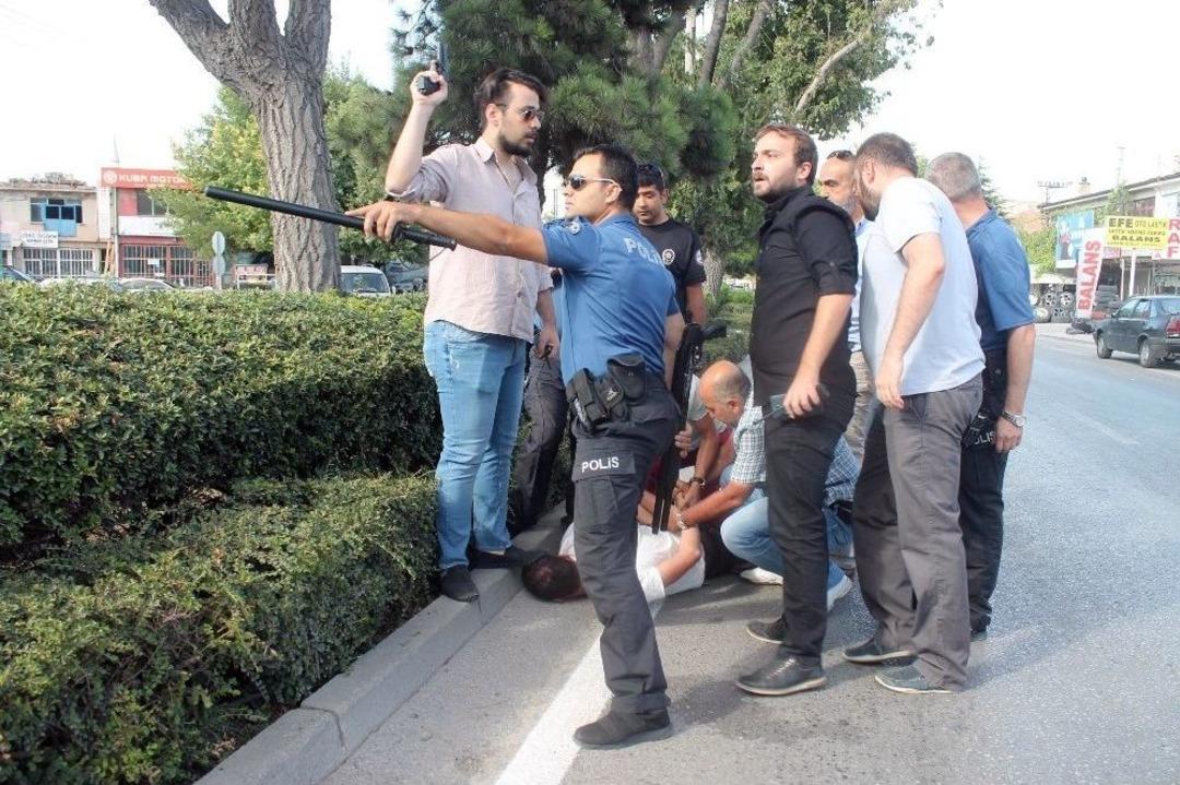 Konya&rsquo;da İki Grup Arasındaki Kavgada Silahlar &Ccedil;ekildi