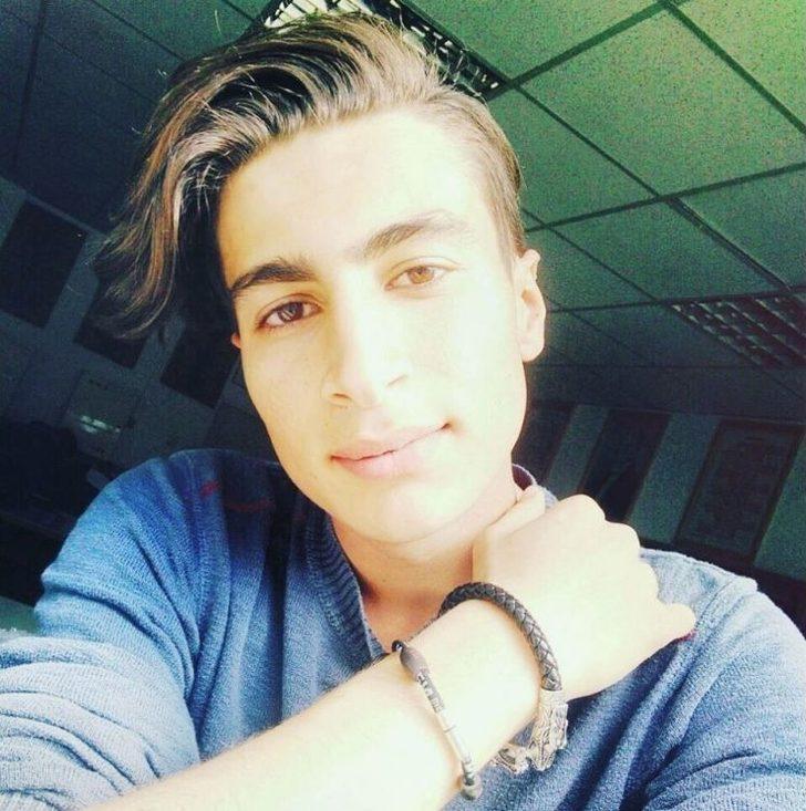 Kuşadası Kaza Kurbanı İki Genç İçin Ağlıyor G5