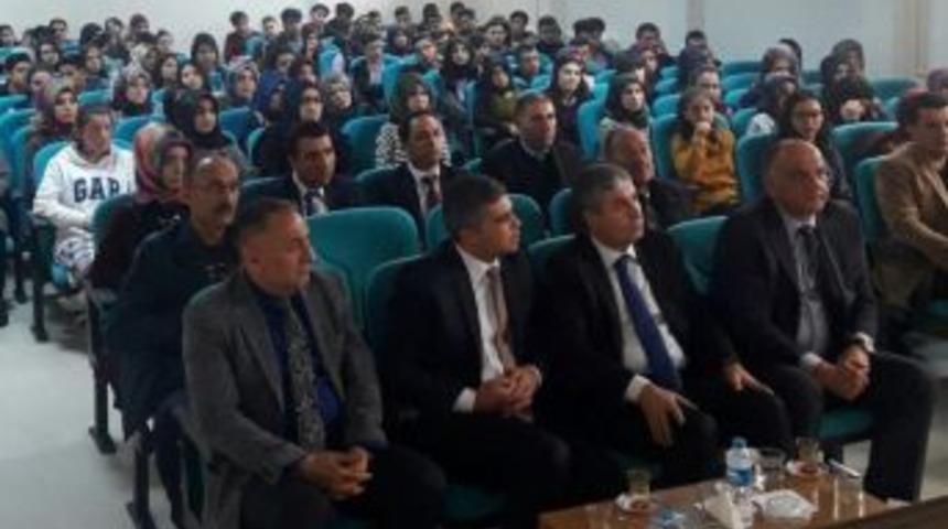 Tatvan&rsquo;da &Ouml;ğrencilere Y&ouml;nelik Seminer D&uuml;zenlendi