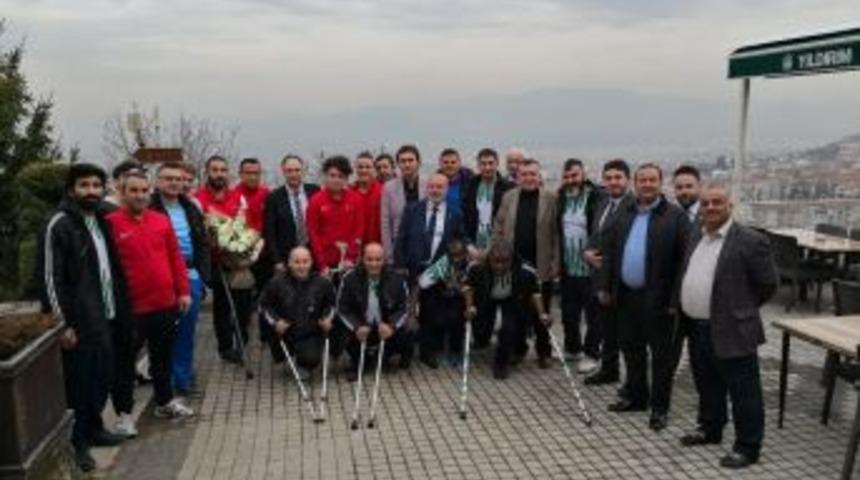 Osman &Ccedil;akmak: "hainlerin &Uuml;zerine Gideceğiz"