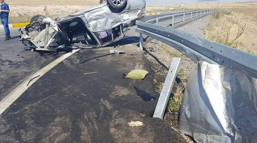 Konya&rsquo;da Otomobil Takla Attı: 1 &Ouml;l&uuml;, 7 Yaralı