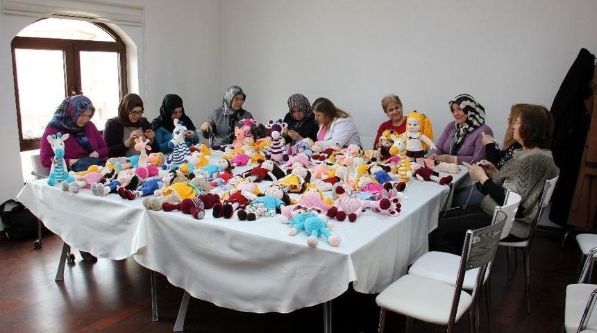 L&ouml;semili &Ccedil;ocuklar İ&ccedil;in Organik Bebek Yaptılar