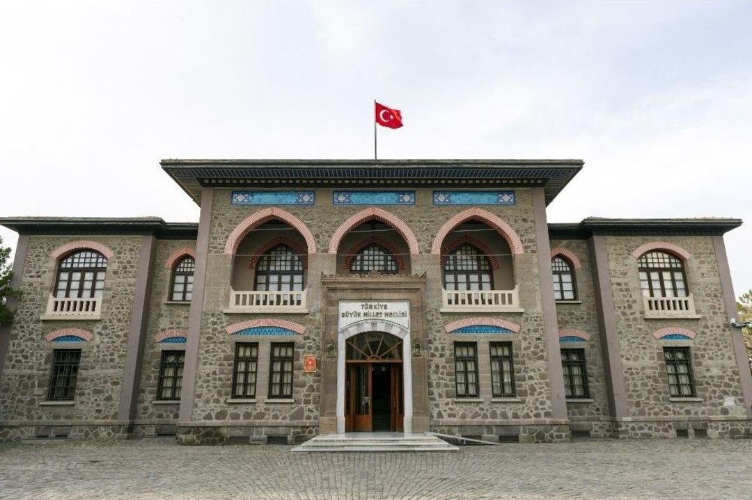 Mit Koleksiyonu Sergisi Ziyaret&ccedil;ilere A&ccedil;ılacak