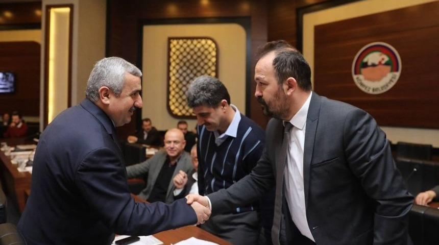 K&ouml;rfez Belediye Meclisi &Uuml;yeleri Bu Ayki Huzur Haklarını Mehmet&ccedil;ik Vakfı&rsquo;na Bağışlayacak