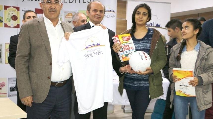 B&uuml;y&uuml;kşehir Belediyesinden 1 Milyon Kitap Kampanyası Devam Ediyor