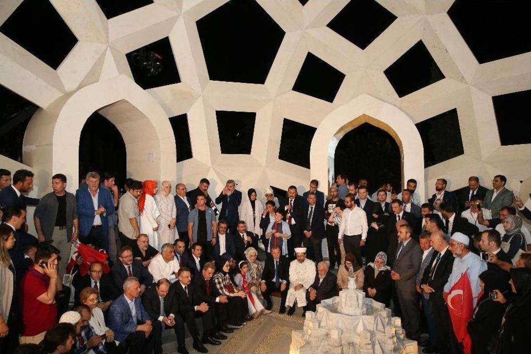 Cumhurbaşkanı Erdoğan 15 Temmuz Şehitler K&ouml;pr&uuml;s&uuml;&rsquo;nde