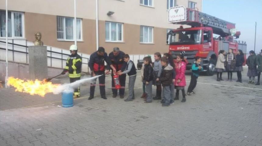 Saruhanlı&rsquo;da &Ouml;ğrencilere Yangın S&ouml;nd&uuml;rme Eğitimi