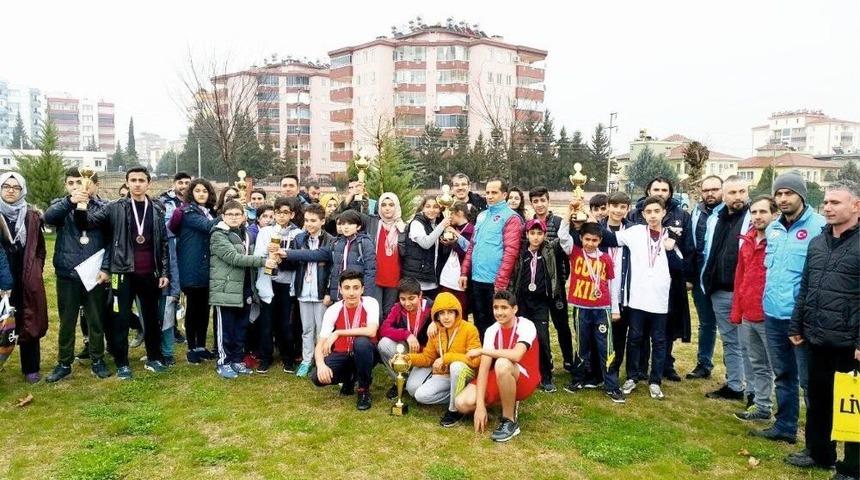 Kahta Gazi Ortaokulu Dört Madalyayla Döndü