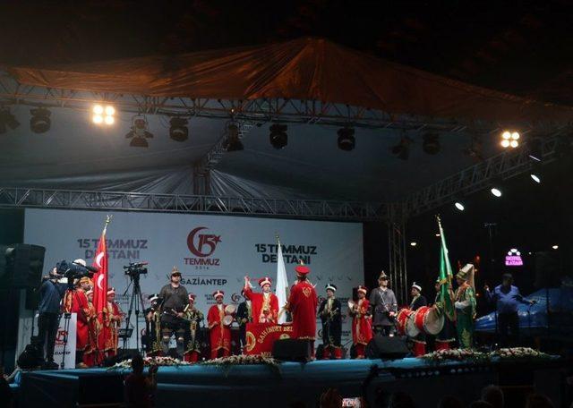 Gaziantep&rsquo;te Binler 15 Temmuz&rsquo;u Kutladı 1