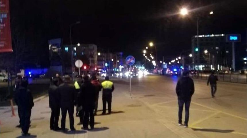 Denizli&rsquo;de Kavşaktaki Ş&uuml;pheli Kutu Polisi Alarma Ge&ccedil;irdi