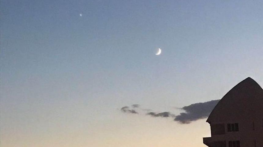 15 Temmuz Akşamı Hilal Ve Yıldızın G&ouml;ky&uuml;z&uuml;nde Buluşması