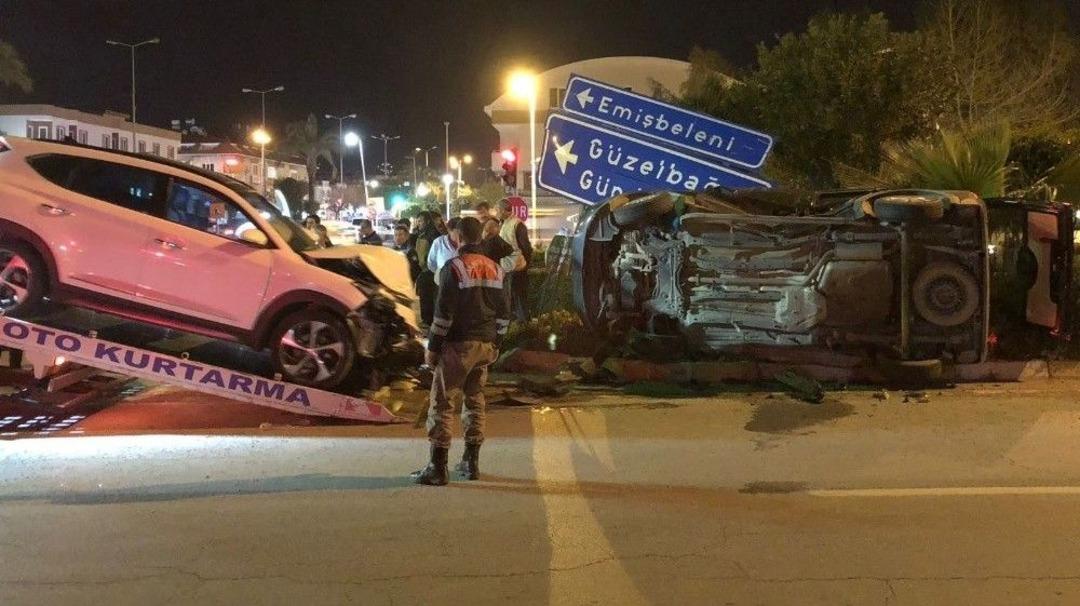 Ara&ccedil;ların Hurdaya D&ouml;nd&uuml;ğ&uuml; Kazada S&uuml;r&uuml;c&uuml;lerin Burnu Bile Kanamadı