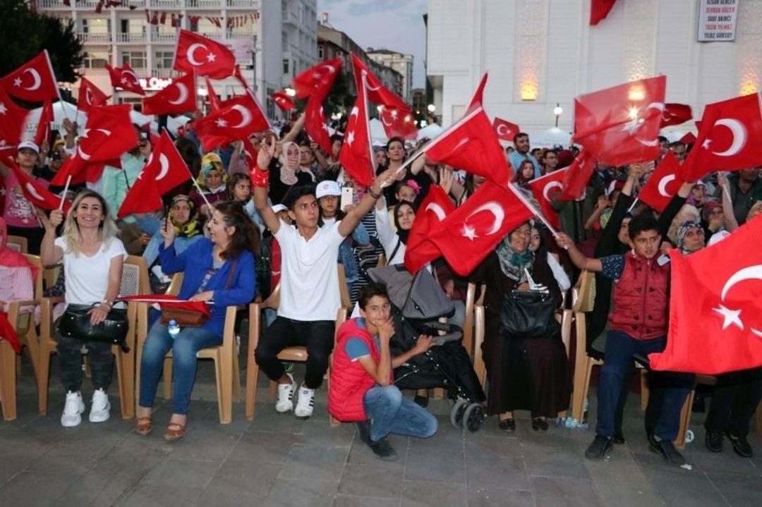 Yozgat&rsquo;ta 15 Temmuz Demokrasi Ve Milli Birlik G&uuml;n&uuml; Kutlandı