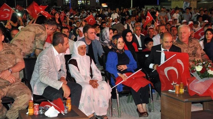 Şırnak&rsquo;ta Demokrasi N&ouml;betine Binlerce Kişi Katıldı